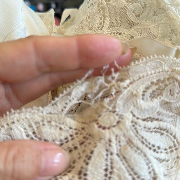 Vintage Shadowline off white nylon full slip with lace trim - Picture 7 of 9